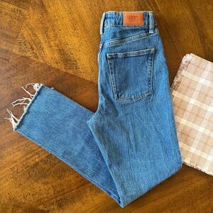 BDG Dillon Women's Medium Wash Denim Jeans